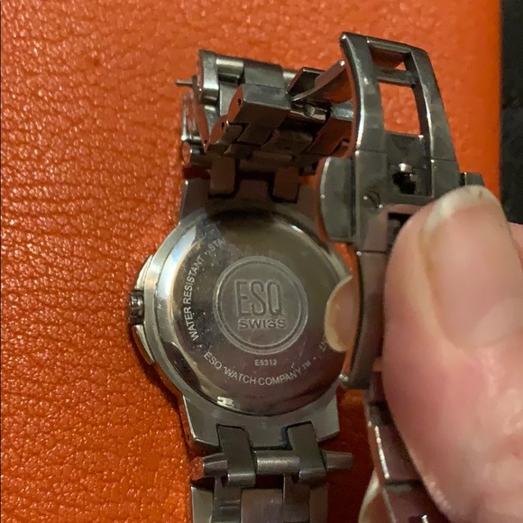 MENS SILVER & BLACK ESQ SWISS WATCH - Picture 4 of 5